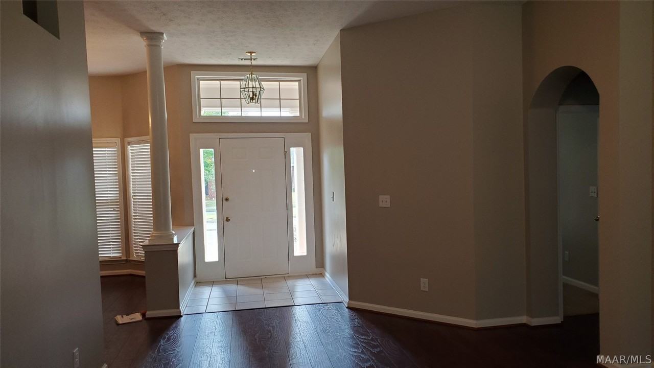 9101 Hanston Pl - Photo 3 of 30