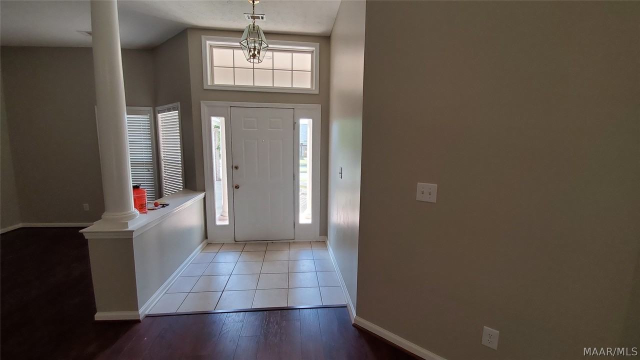 9101 Hanston Pl - Photo 4 of 30