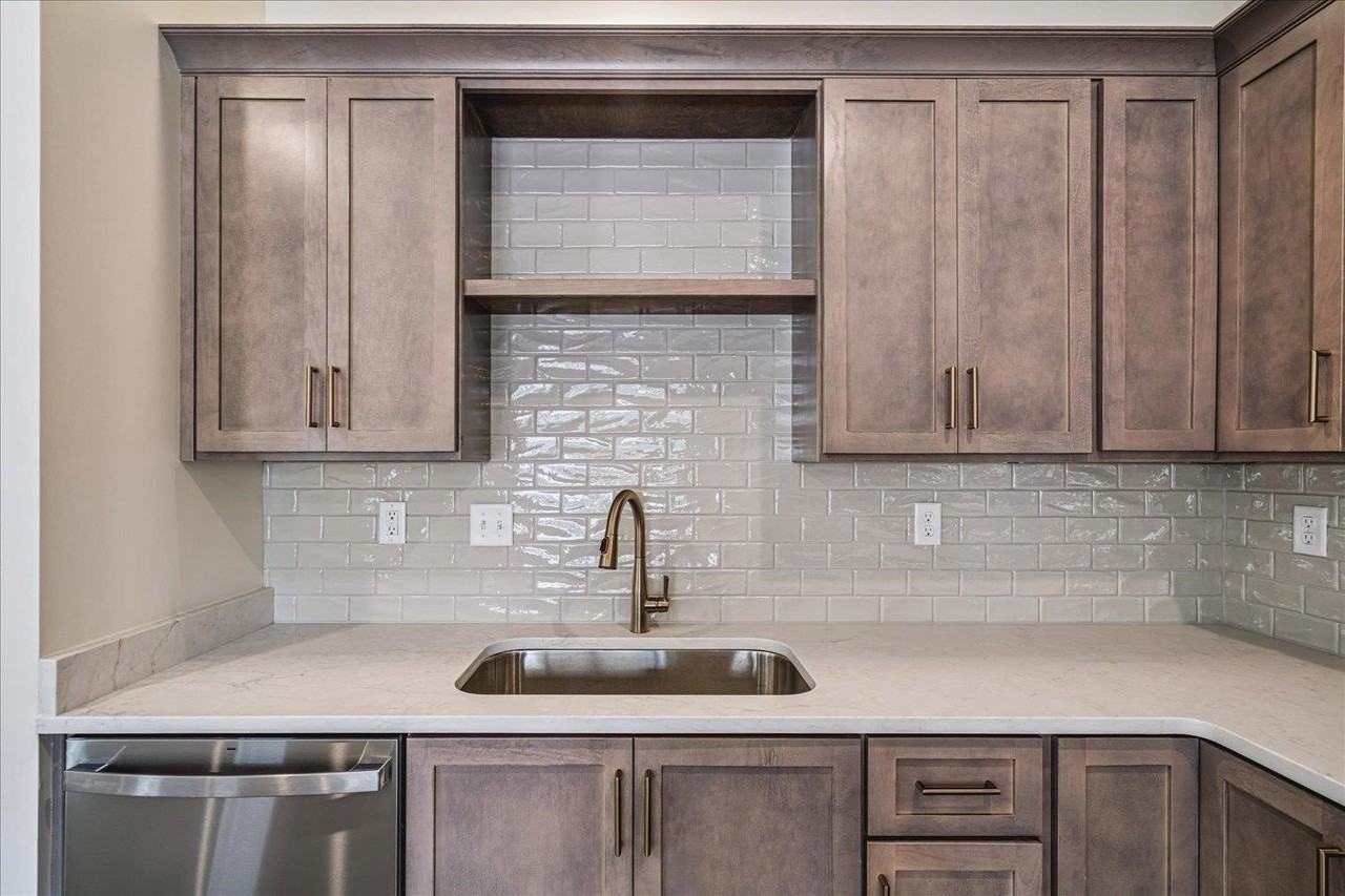 3556 Carnes Ave - Photo 7 of 31