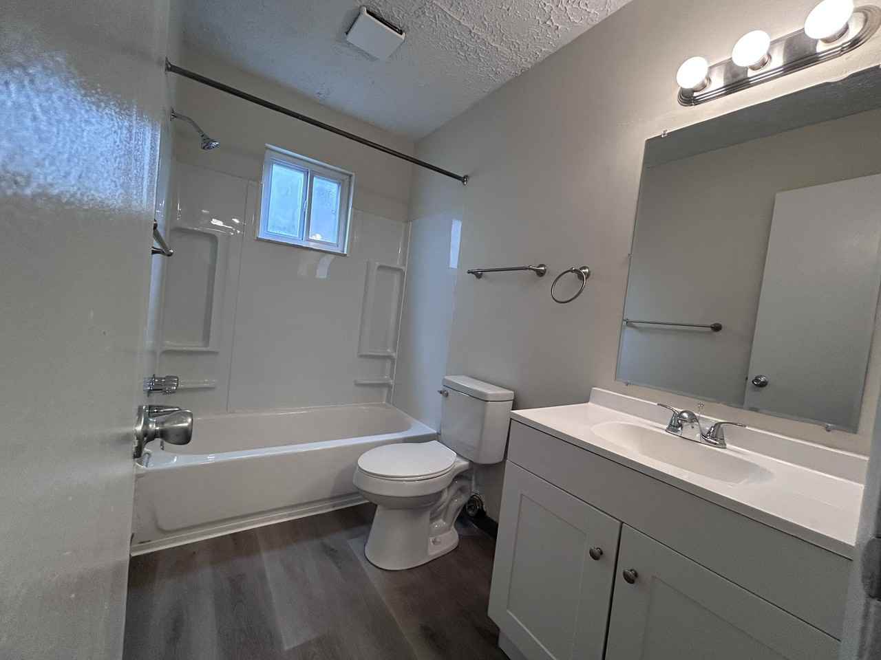 1243 Summit Street - Photo 5 of 6