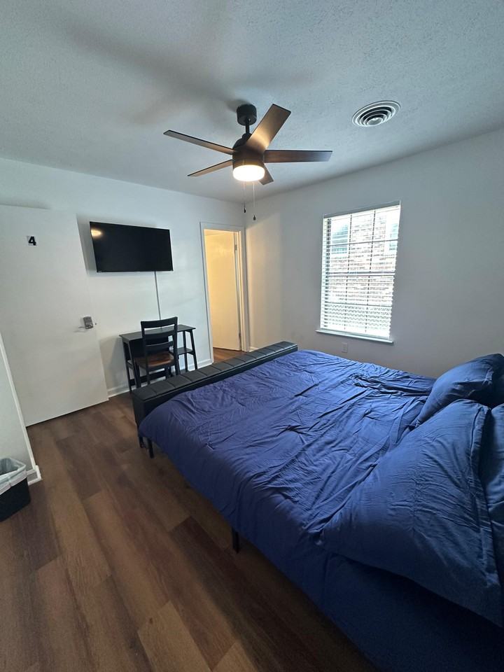 Avondale Cir - Photo 5 of 14