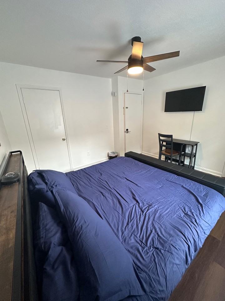 Avondale Cir - Photo 6 of 14