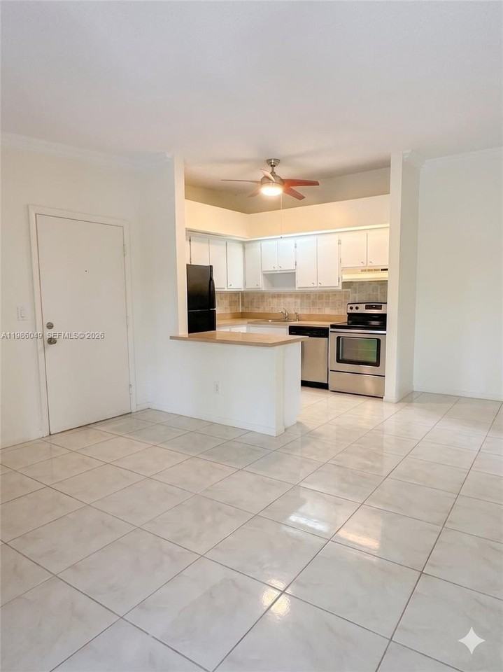 15500 Lakes Of Delray Blvd #207 - Photo 3 of 27