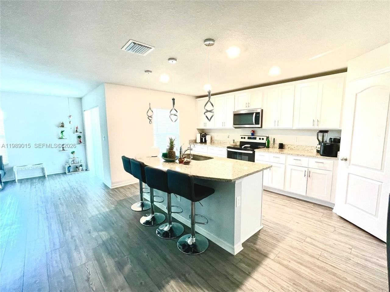 3902 Sw Brunswick St #3902 - Photo 4 of 37
