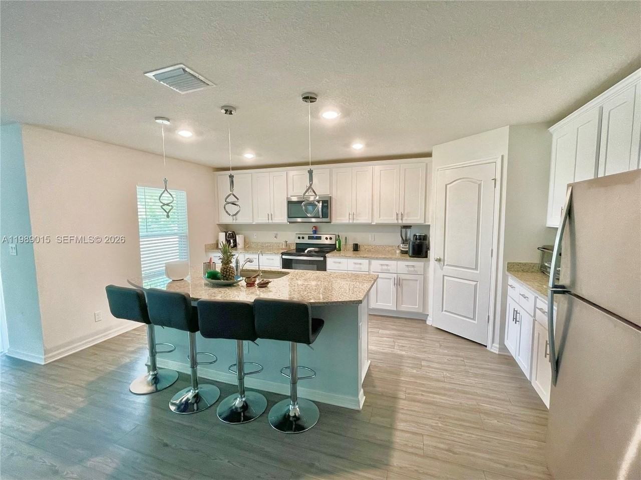 3902 Sw Brunswick St #3902 - Photo 5 of 37