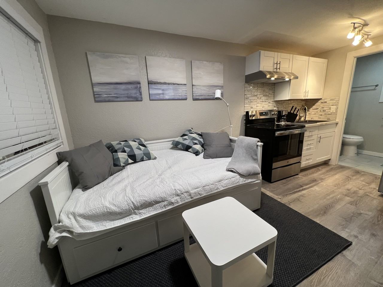 5009 Northeast Hazel Dell Avenue - Photo 2 of 30