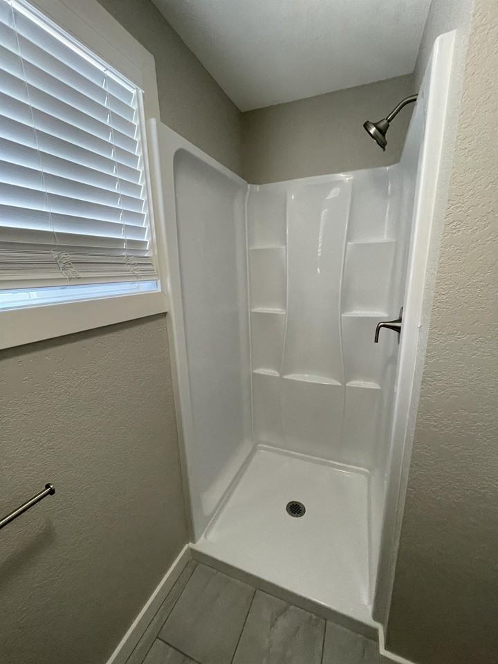 5009 Northeast Hazel Dell Avenue - Photo 4 of 30