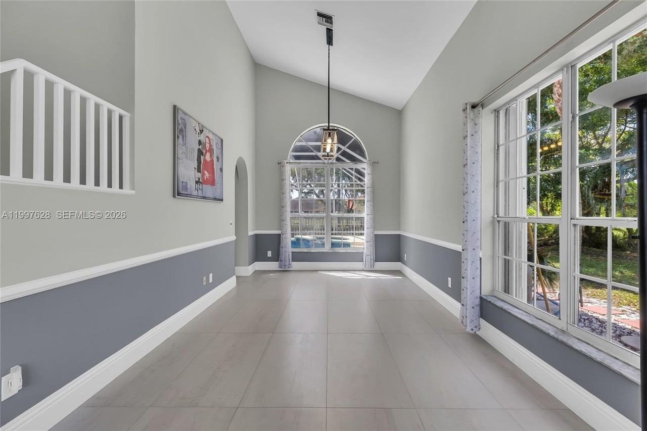 10974 N Danbury Way - Photo 3 of 26