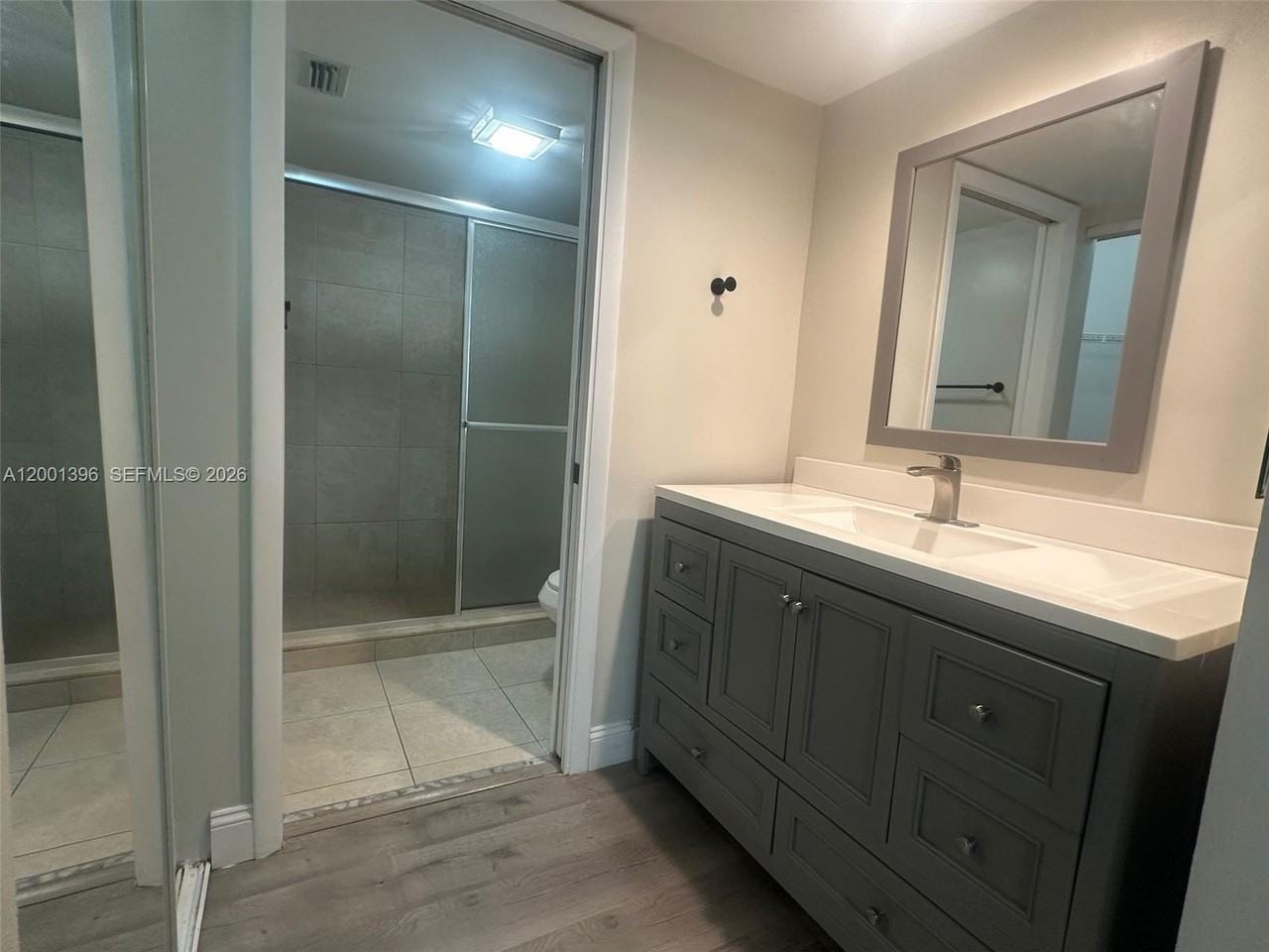 2005 Se 27th Dr #103 - Photo 4 of 12