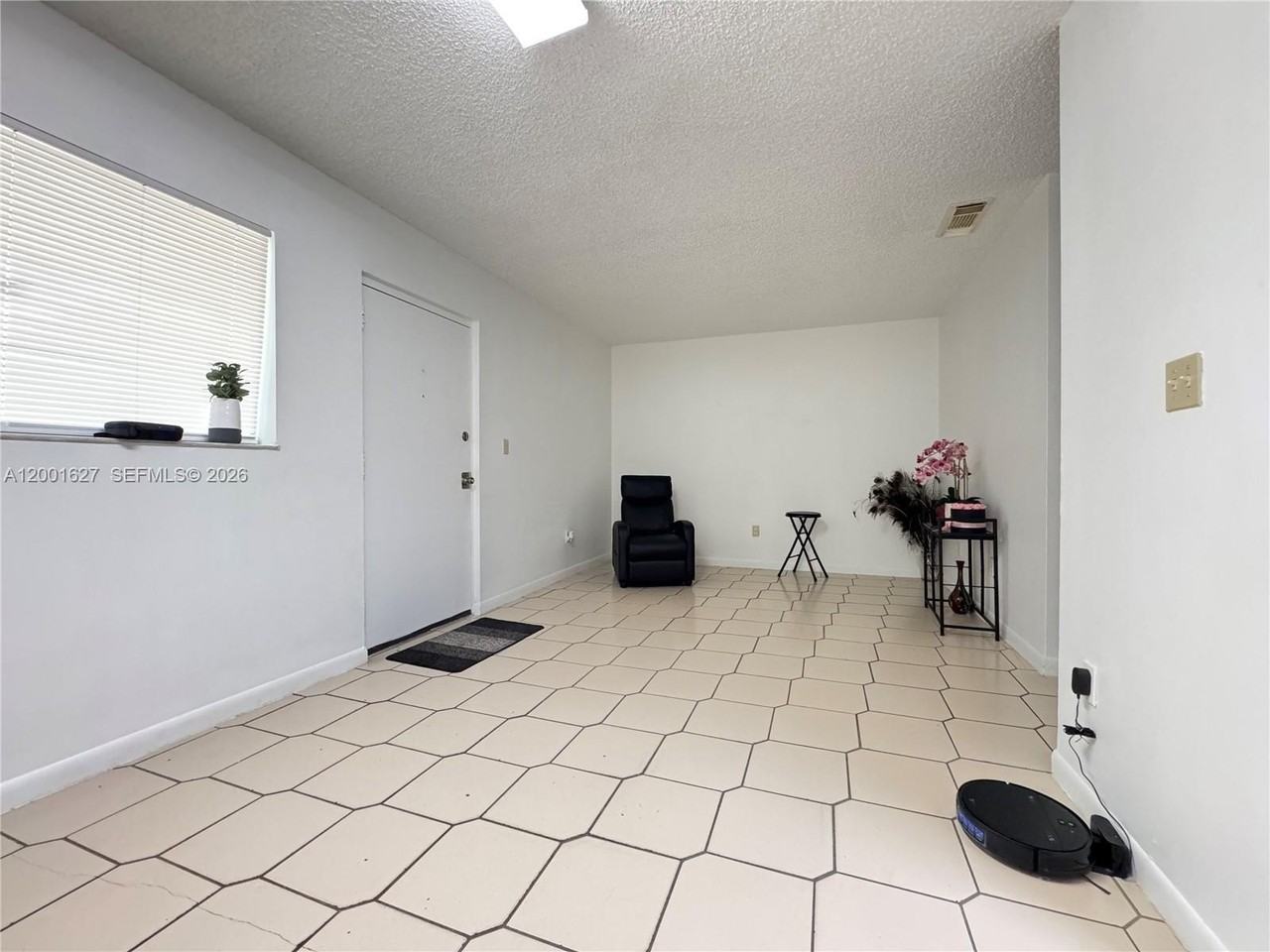 10765 Sw 4th St #8 - Photo 4 of 15