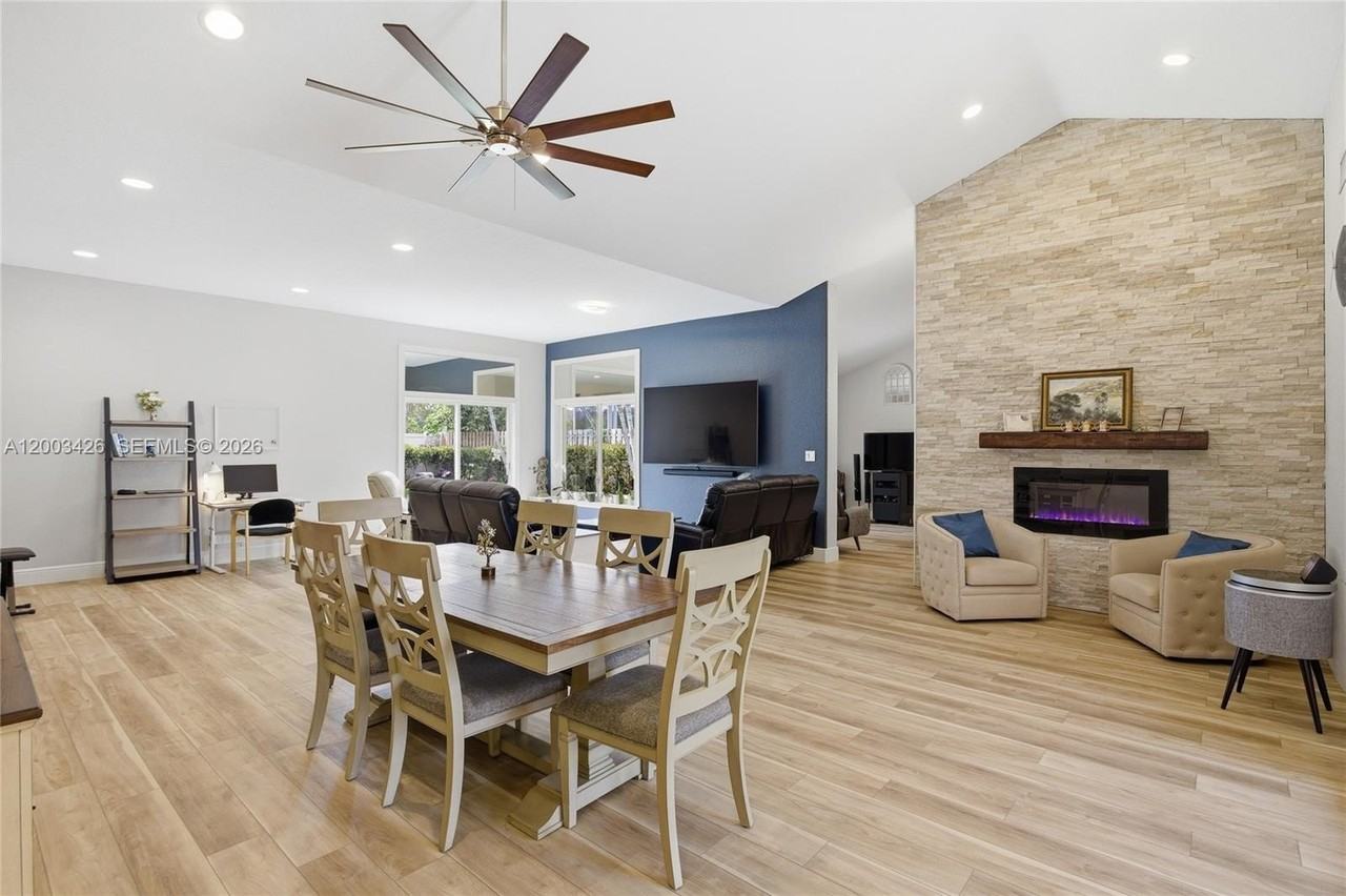 1190 Balboa Ct #1190 - Photo 7 of 32