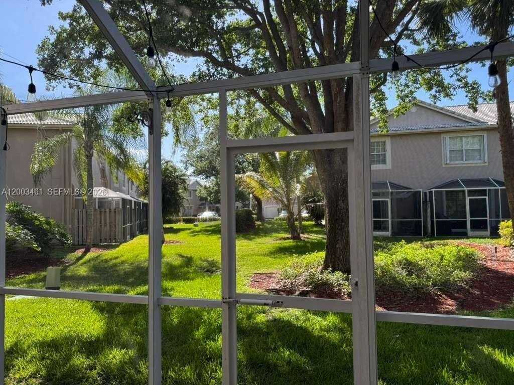 1943 Madeira Dr #1943 - Photo 3 of 8