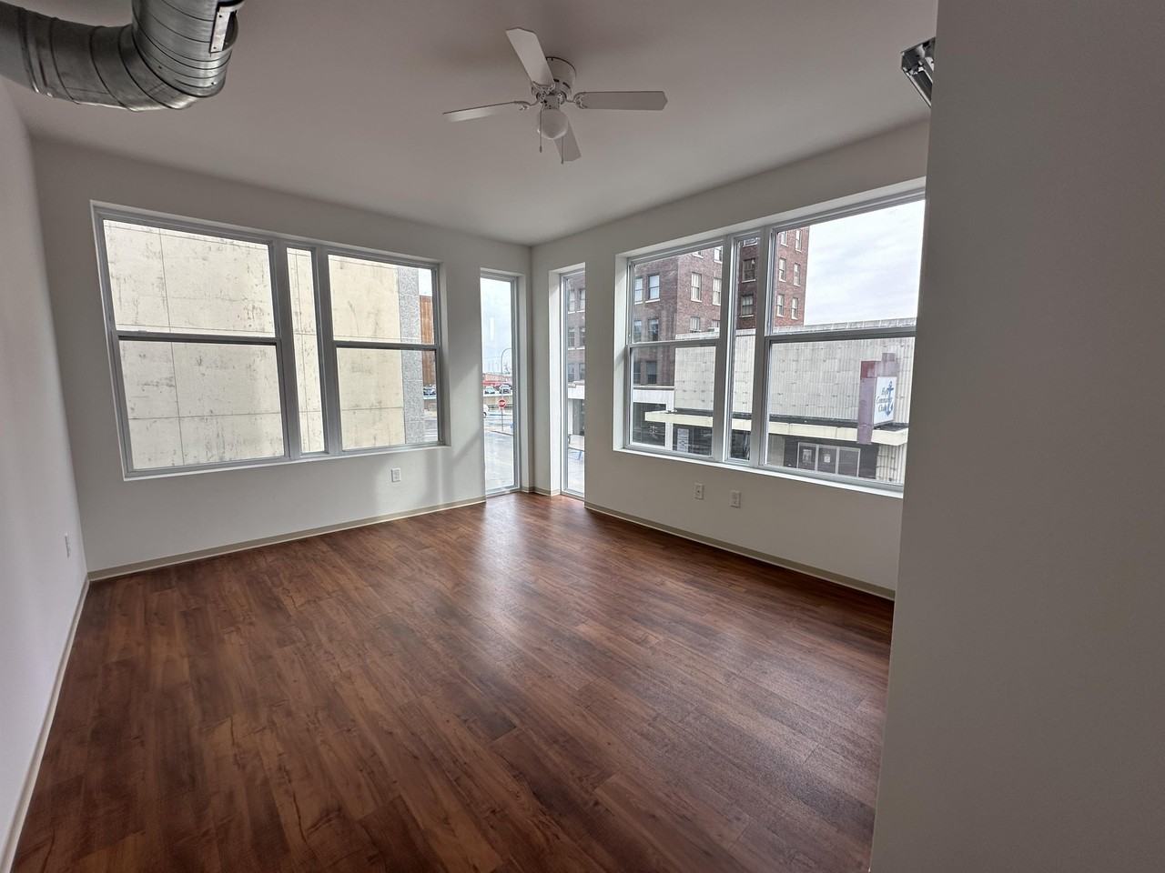 Tama Too Apartments - Photo 3 of 35