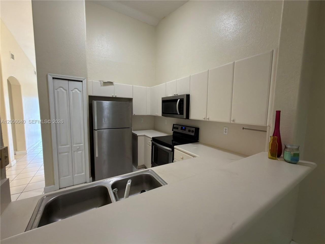2728 Se 17th Ave #202 - Photo 4 of 16