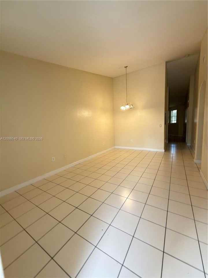 2728 Se 17th Ave #202 - Photo 6 of 16