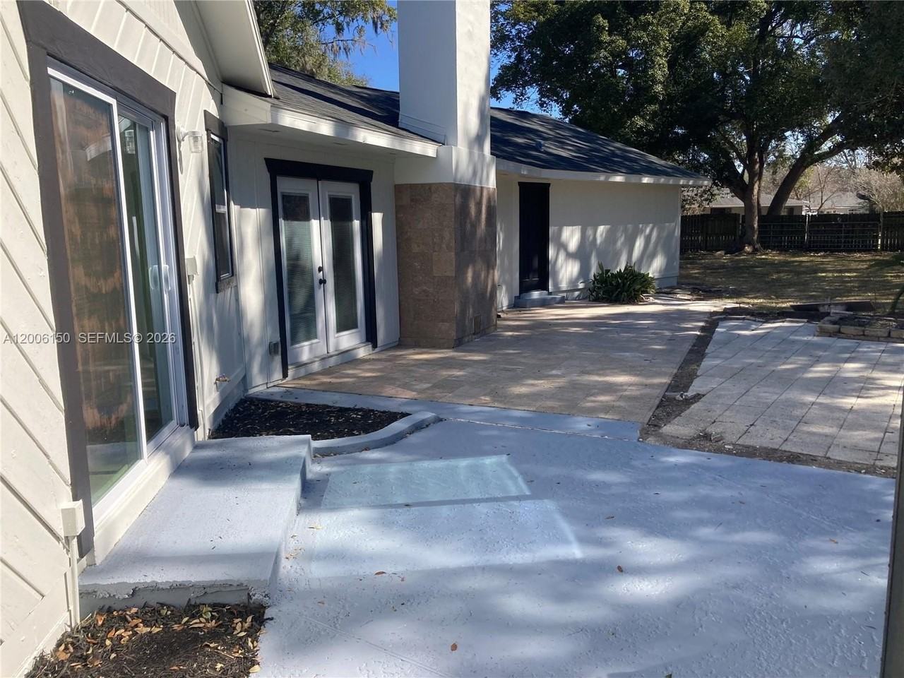 2020 Ne 11th Pl - Photo 3 of 18