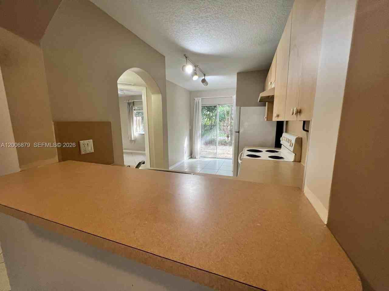 1250 Se 31st Ct #105-33 - Photo 3 of 15