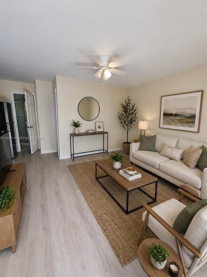 5936 Fillmore St #3 - Photo 3 of 11