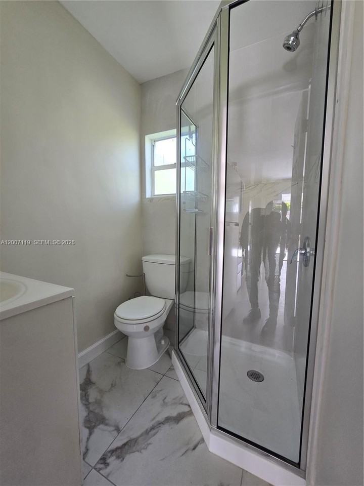 5936 Fillmore St #3 - Photo 6 of 11