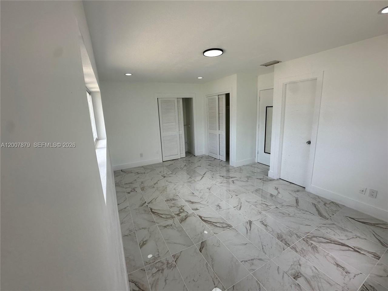 107 W Lake Dr - Photo 6 of 14