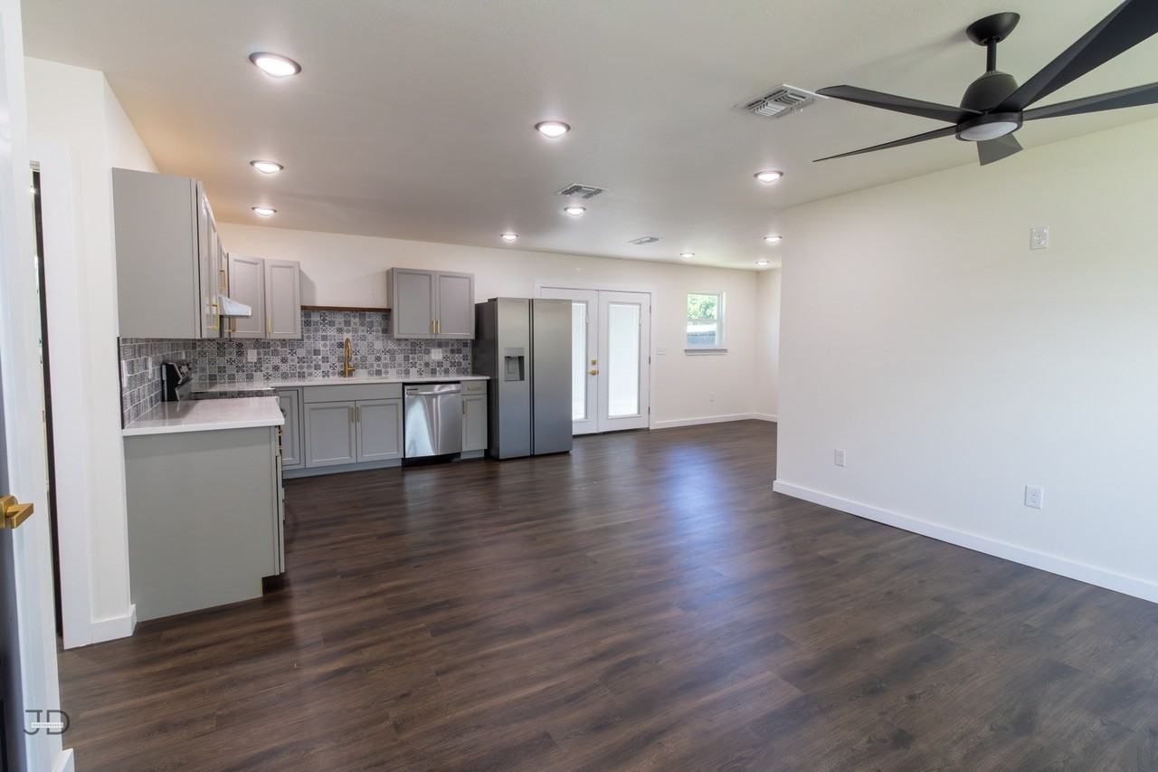 1310 Eleanor St #1 - Photo 3 of 31