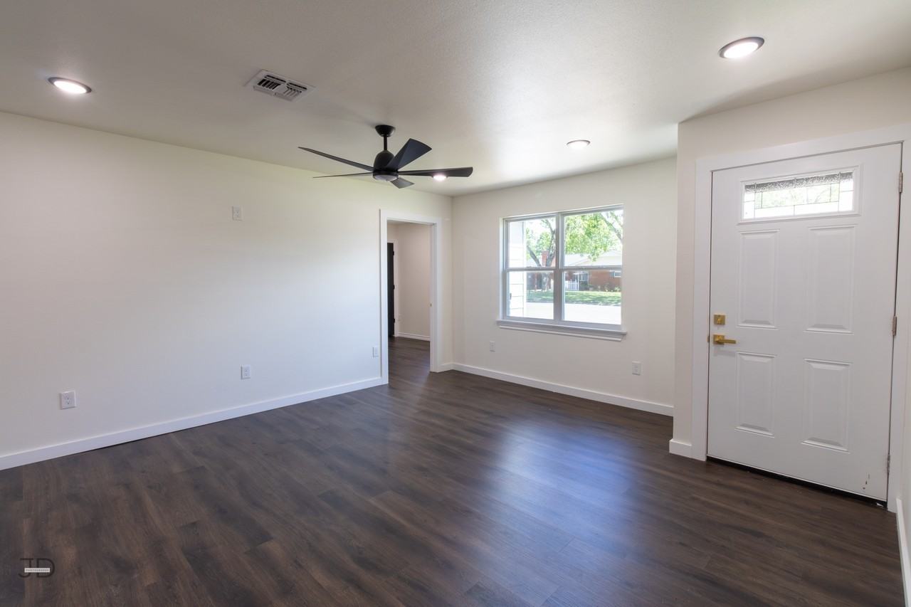 1310 Eleanor St #1 - Photo 4 of 31