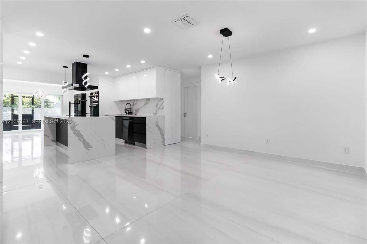4530 Sw 34th Dr - Photo 3 of 50