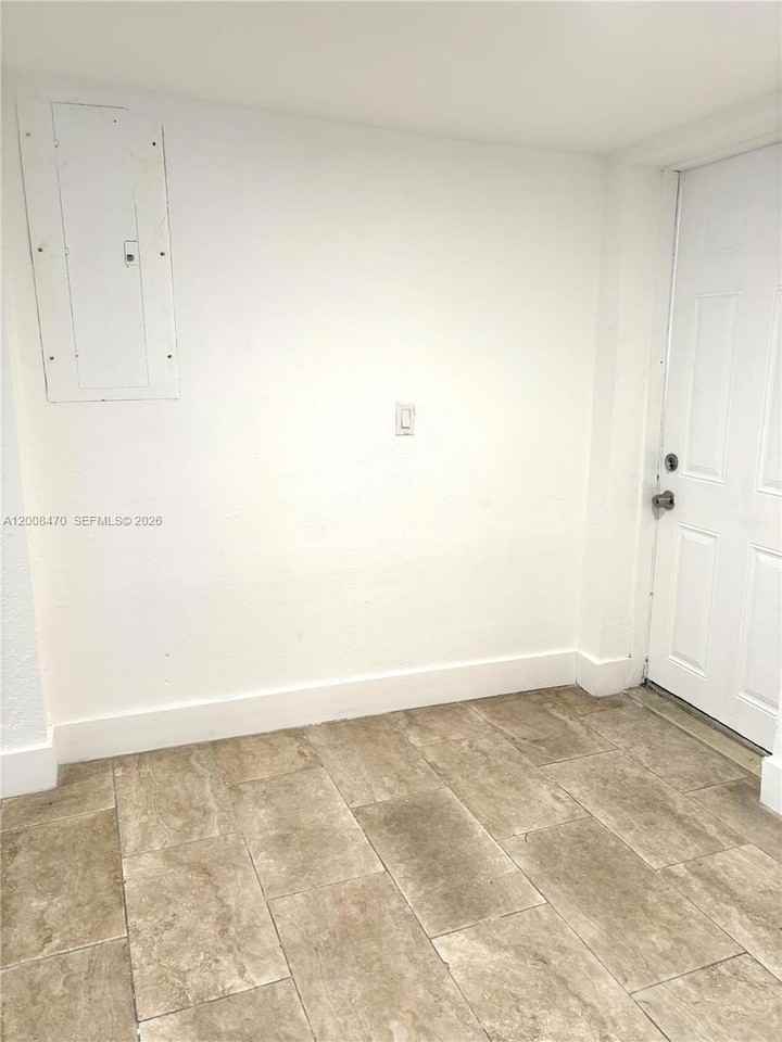 1416 Sw 33rd Ct #0 - Photo 5 of 17