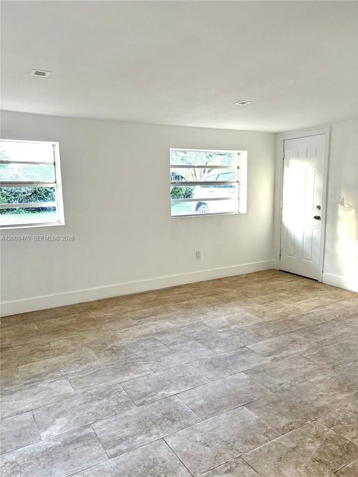 1416 Sw 33rd Ct #0 - Photo 6 of 17