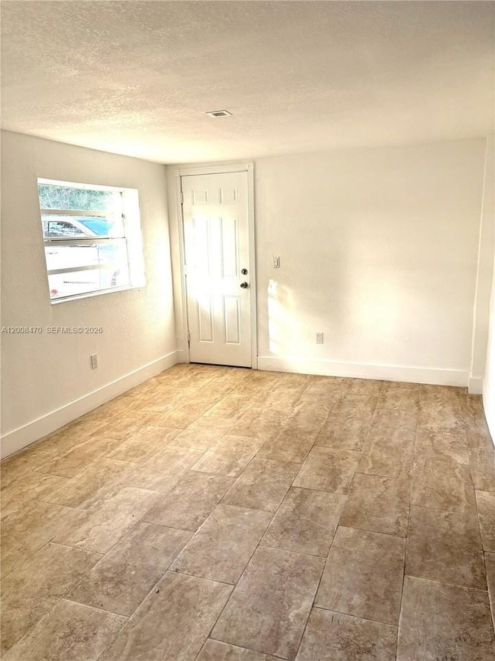 1416 Sw 33rd Ct #0 - Photo 7 of 17