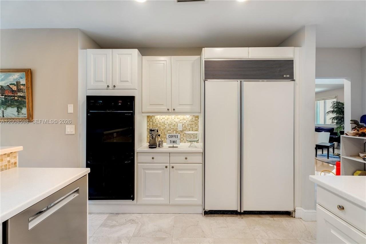 13636 Deering Bay Dr - Photo 7 of 31