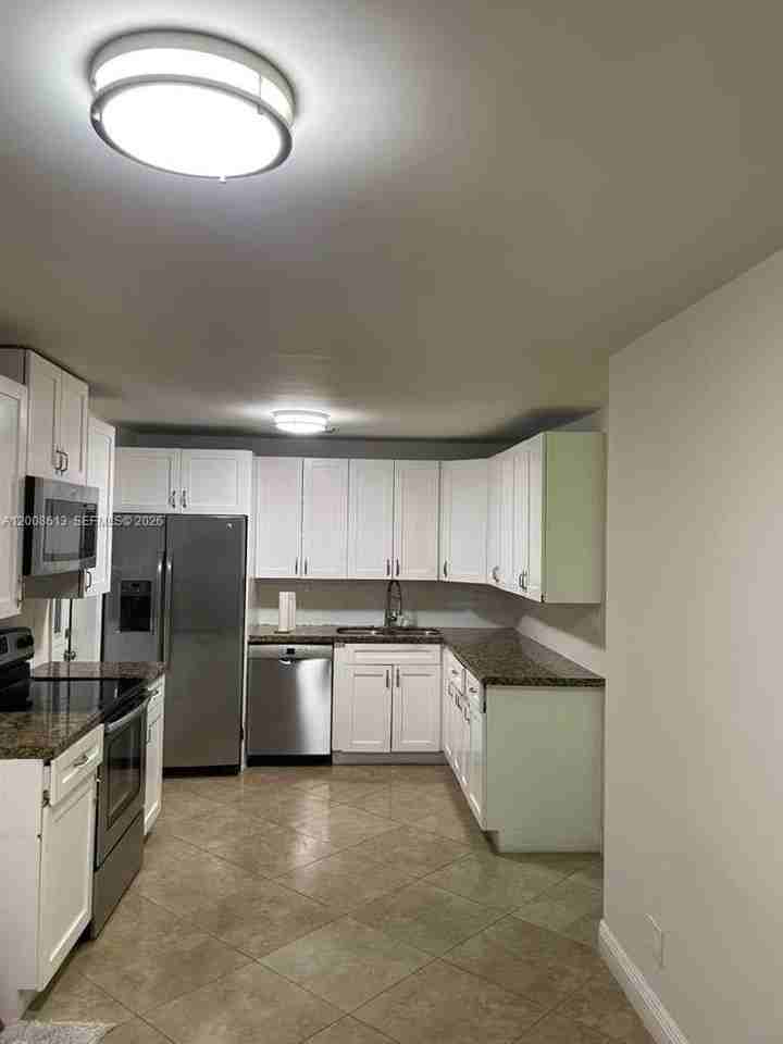 3700 Ne 13th Ter #3700 - Photo 5 of 15