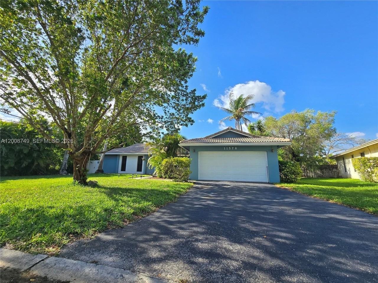 11578 Nw 39th Pl - Photo 2 of 48