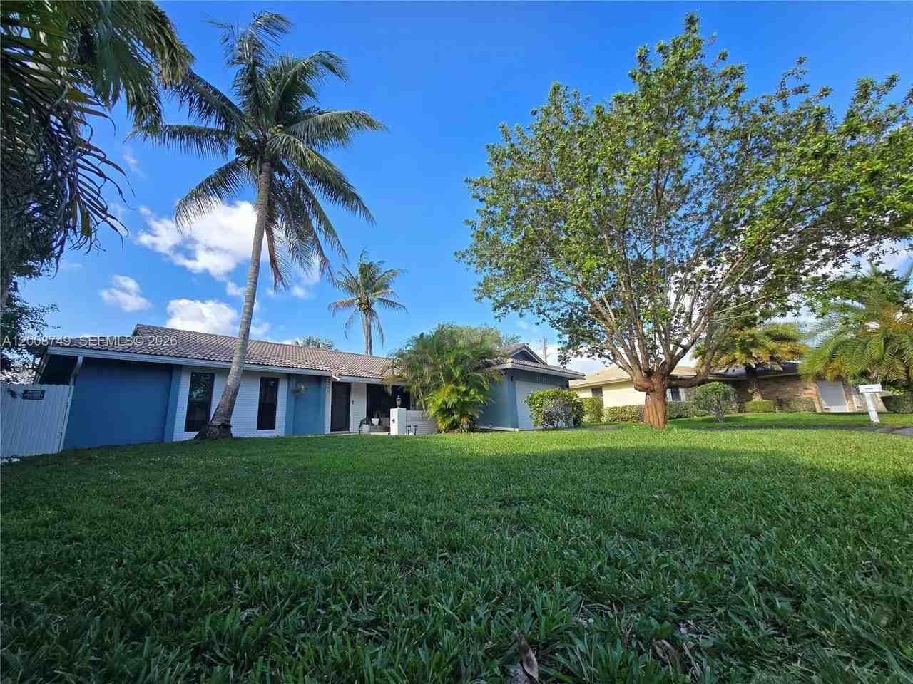 11578 Nw 39th Pl - Photo 4 of 48