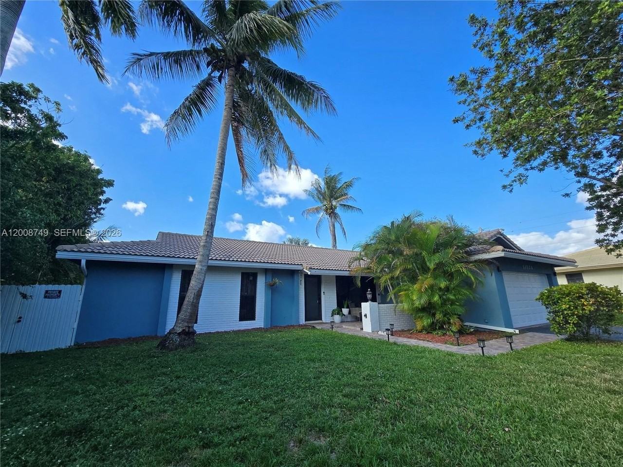 11578 Nw 39th Pl - Photo 6 of 48