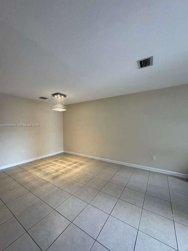 11668 Nw 88th Ln #11668 - Photo 4 of 27