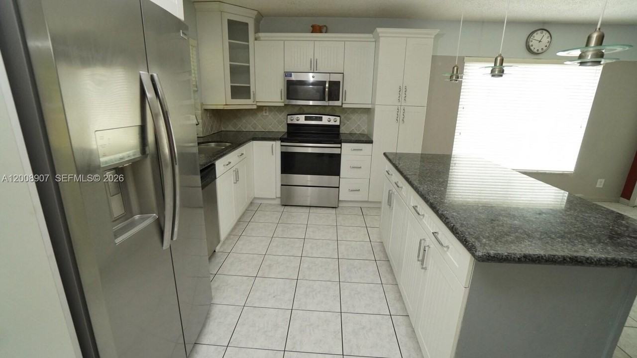 3160 Nw 101st Ave #0 - Photo 7 of 17