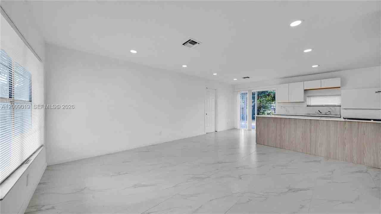 4285 Sw 48th Ct #4285 - Photo 3 of 29