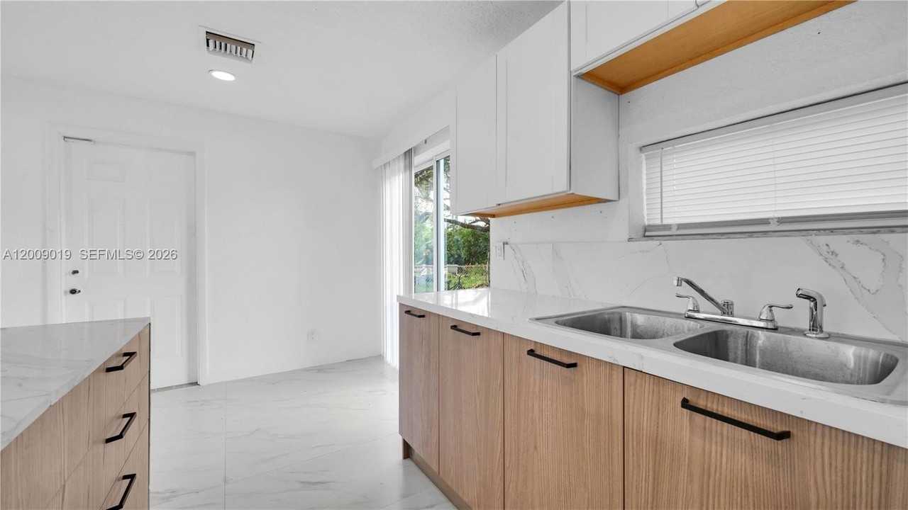4285 Sw 48th Ct #4285 - Photo 7 of 29