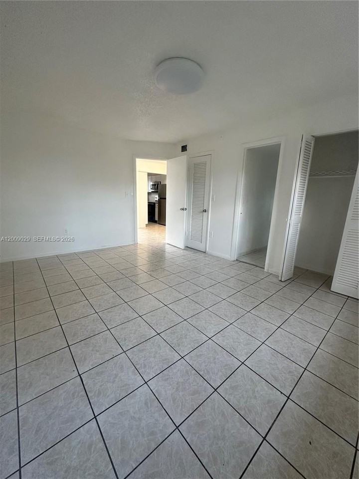 321 Ne 1st Ct #115