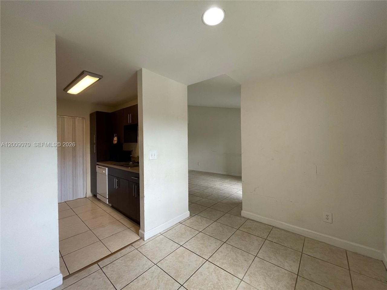 3957 Nw 87th Ave #3957 - Photo 3 of 9