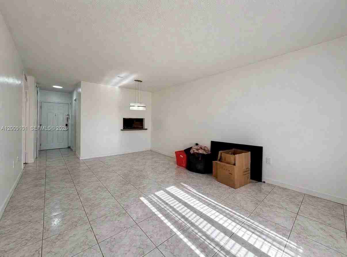 160 Royal Palm Rd #214 - Photo 3 of 9