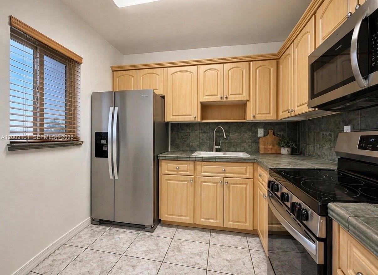 160 Royal Palm Rd #214 - Photo 4 of 9