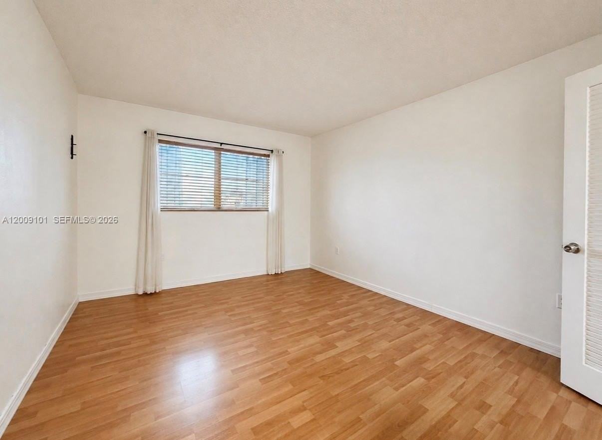 160 Royal Palm Rd #214 - Photo 5 of 9