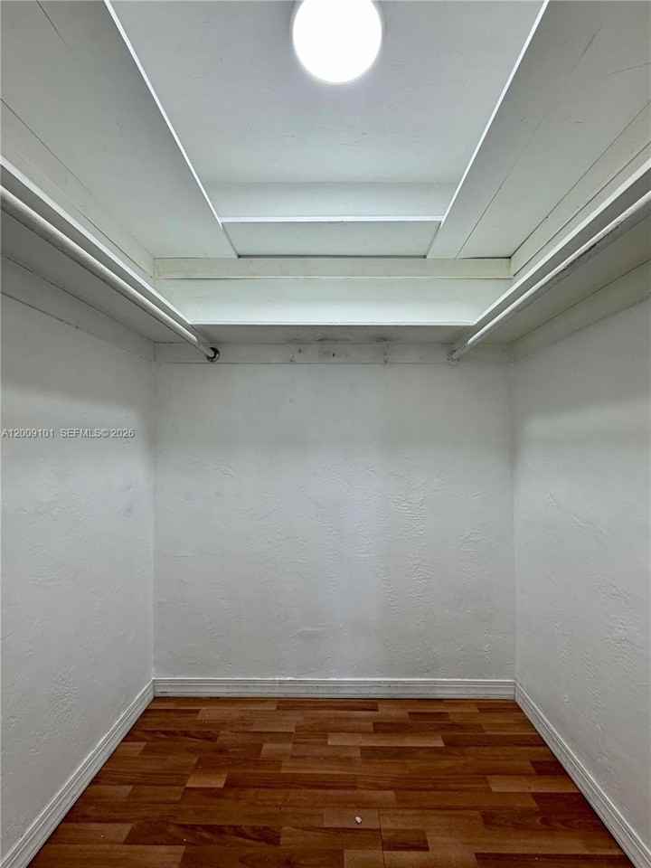 160 Royal Palm Rd #214 - Photo 6 of 9