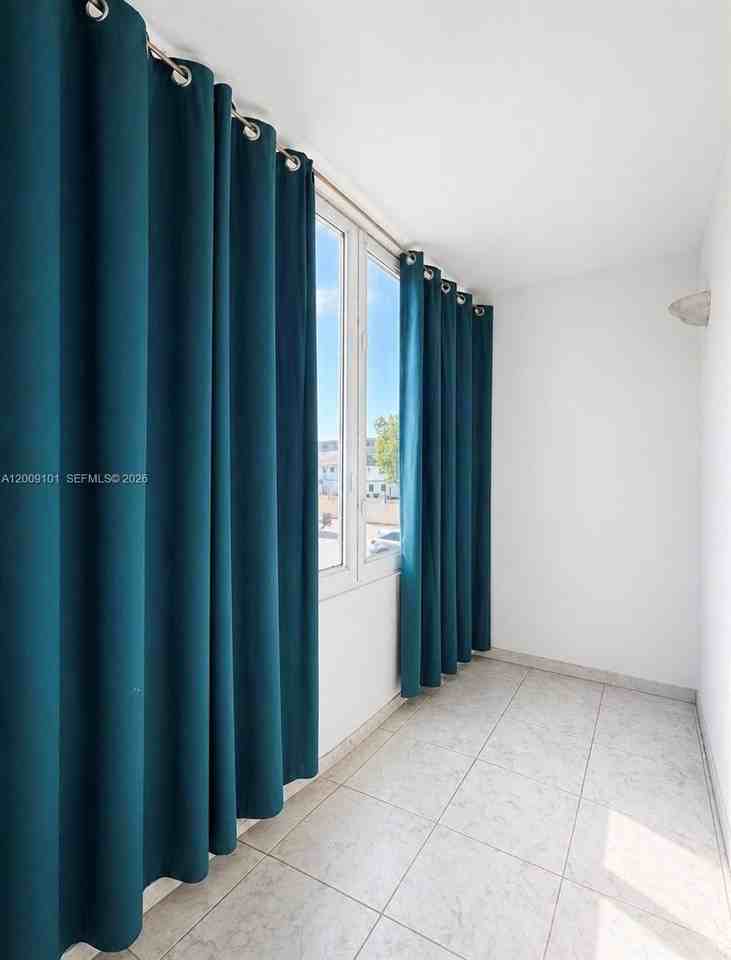 160 Royal Palm Rd #214 - Photo 7 of 9