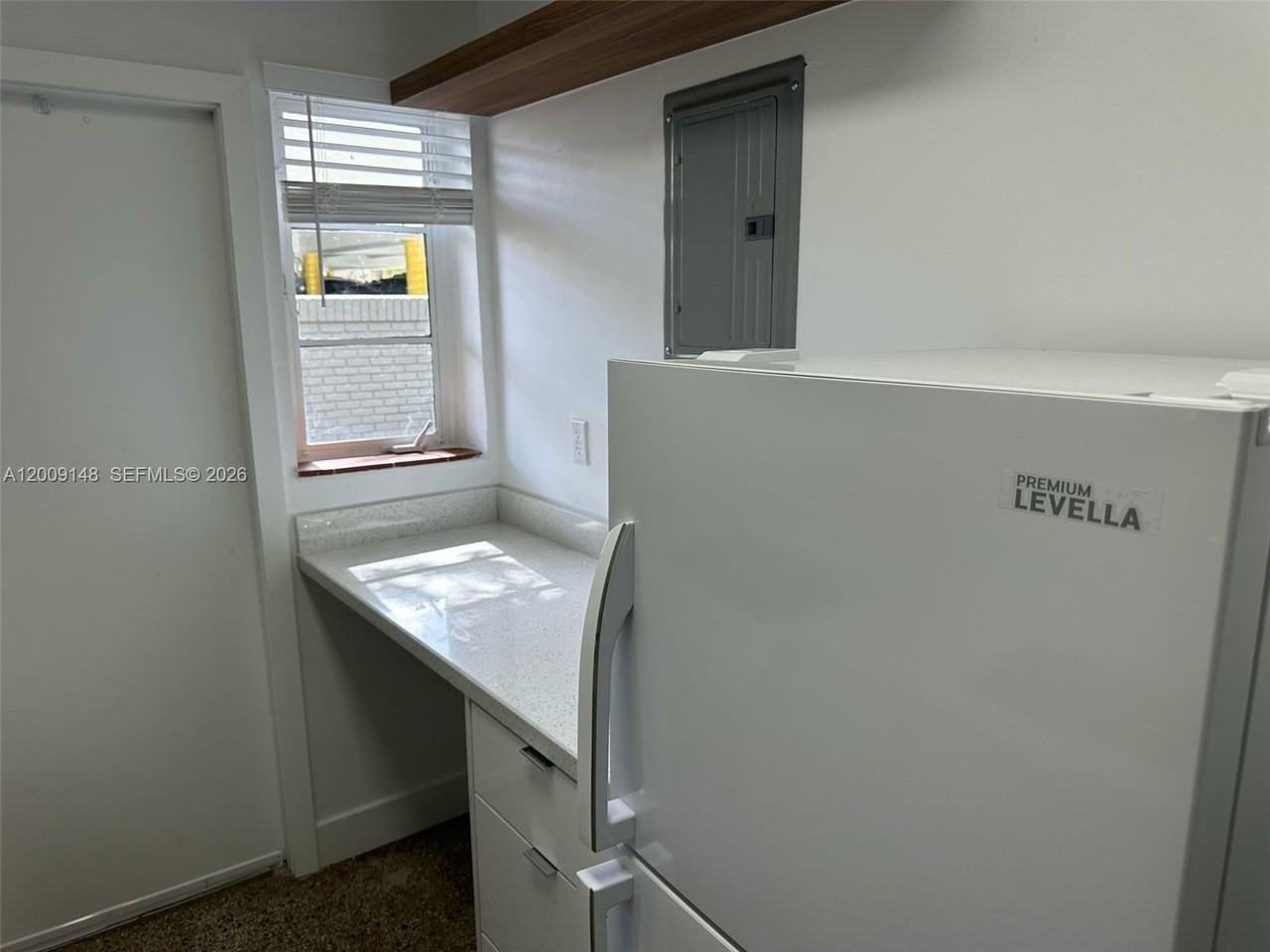 417 Se 14th Ct #2 - Photo 3 of 13