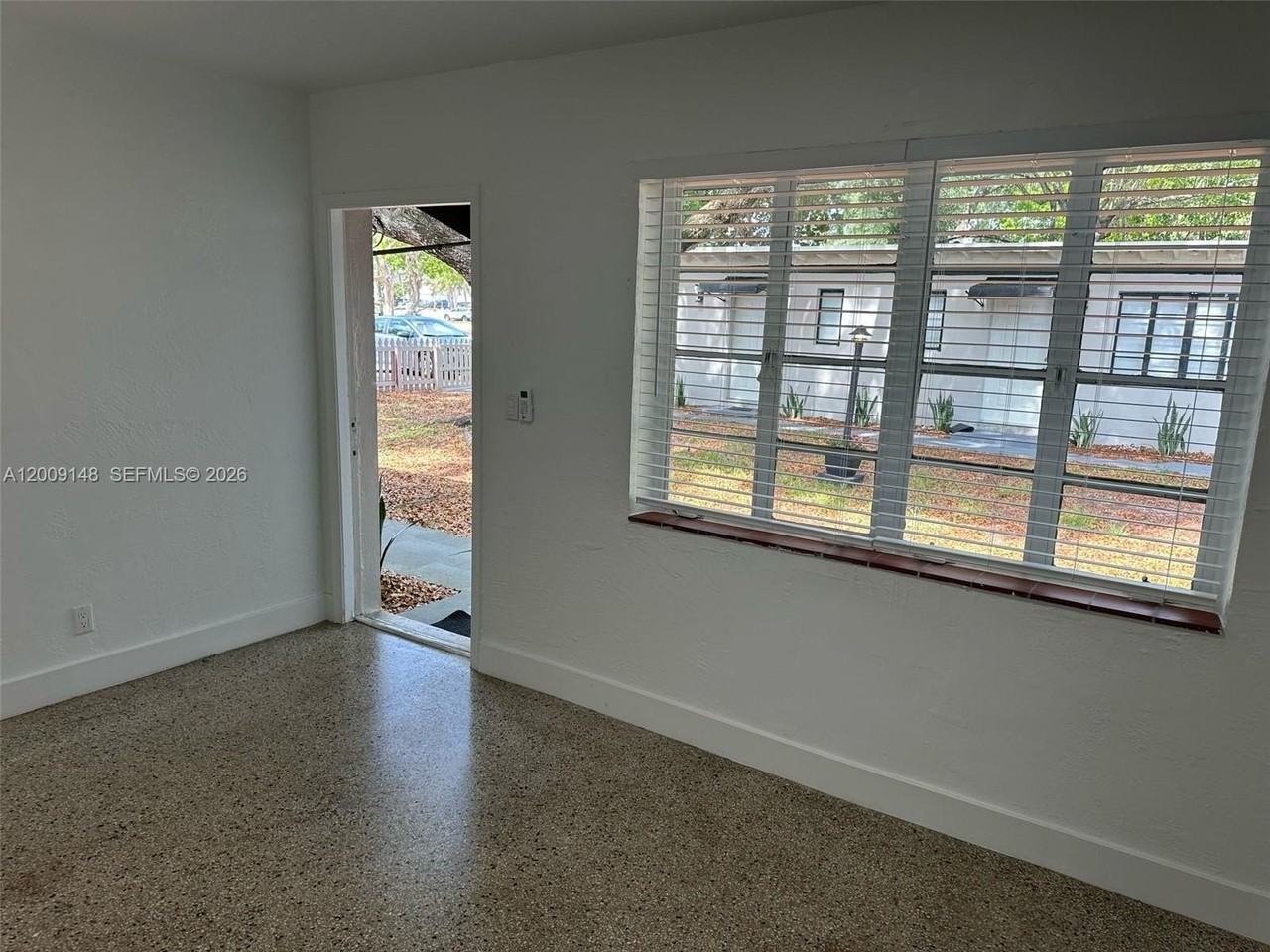 417 Se 14th Ct #2 - Photo 5 of 13
