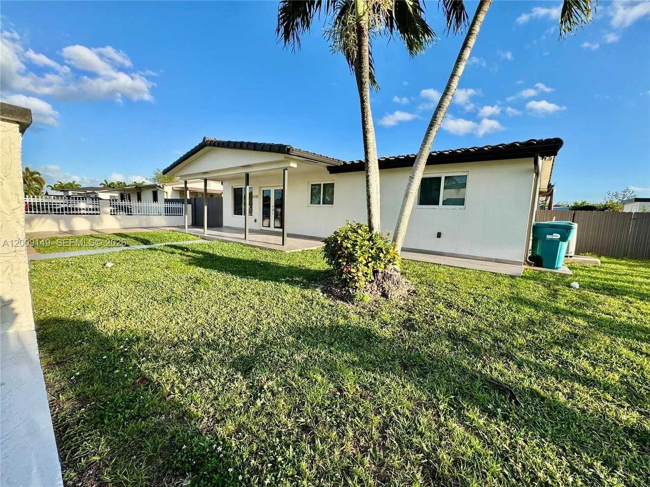 11770 Sw 178th Ter - Photo 2 of 13