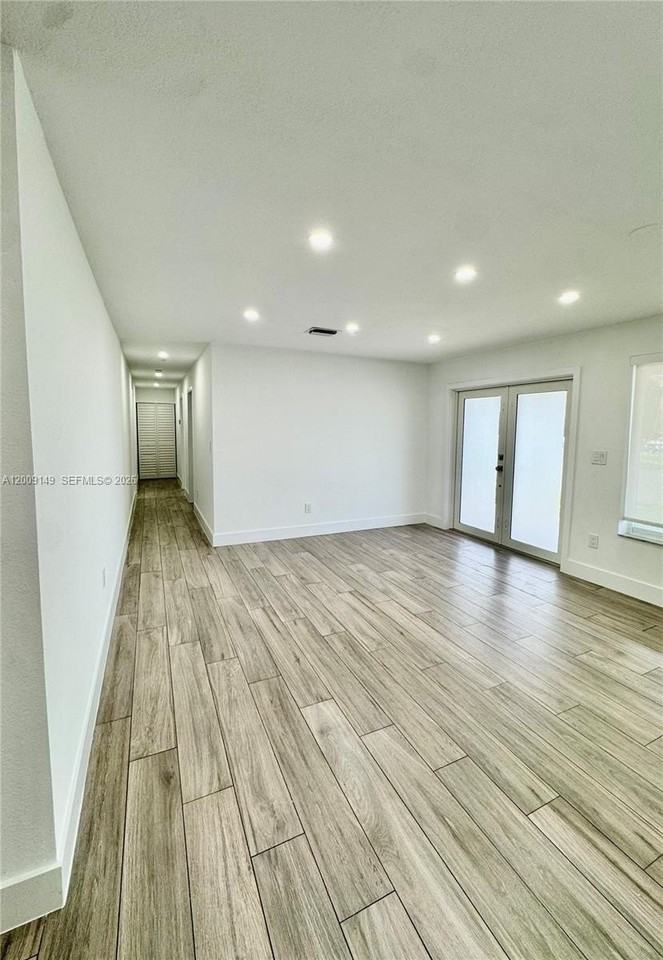 11770 Sw 178th Ter - Photo 3 of 13